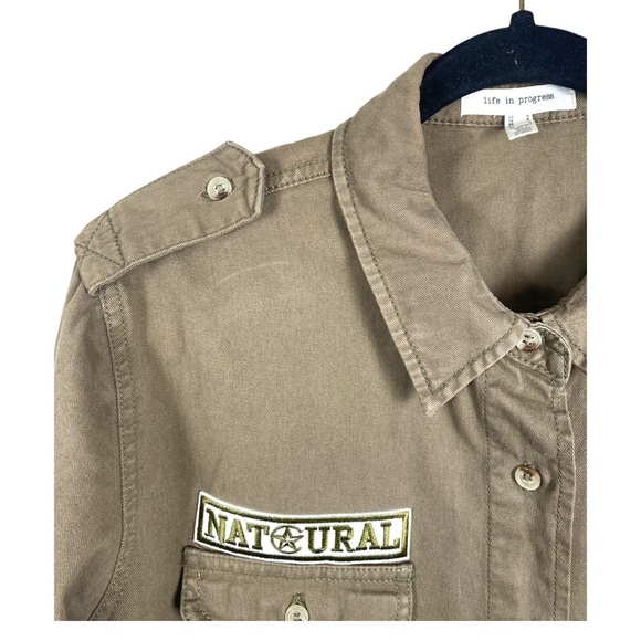 Life in Progress Military Olive Green Button Up Long Sleeve Shirt Size Medium. - Picture 4 of 15